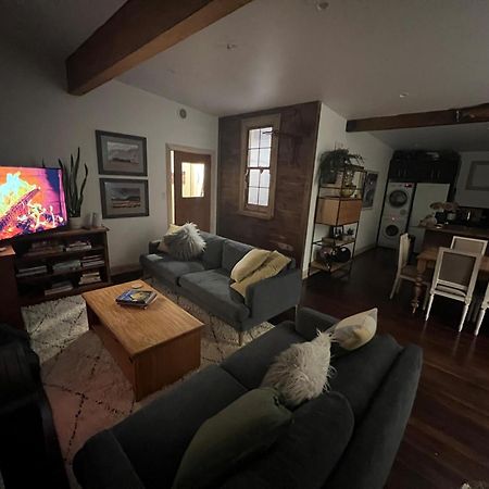 Base Camp Cottage Taupo Exterior photo